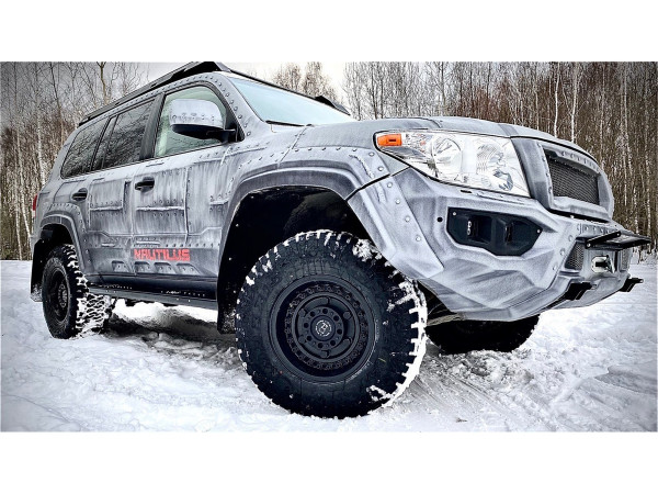 Пороги с подсветкой KDT для  Toyota Land Cruiser 200